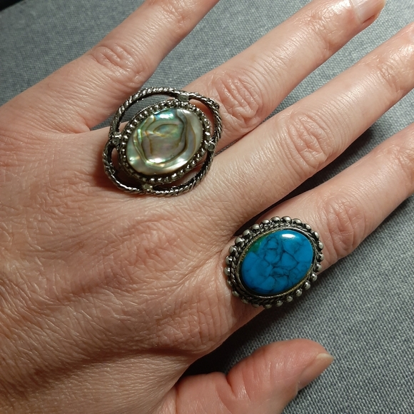 Two Victorian Style Rings - Picture 2 of 6